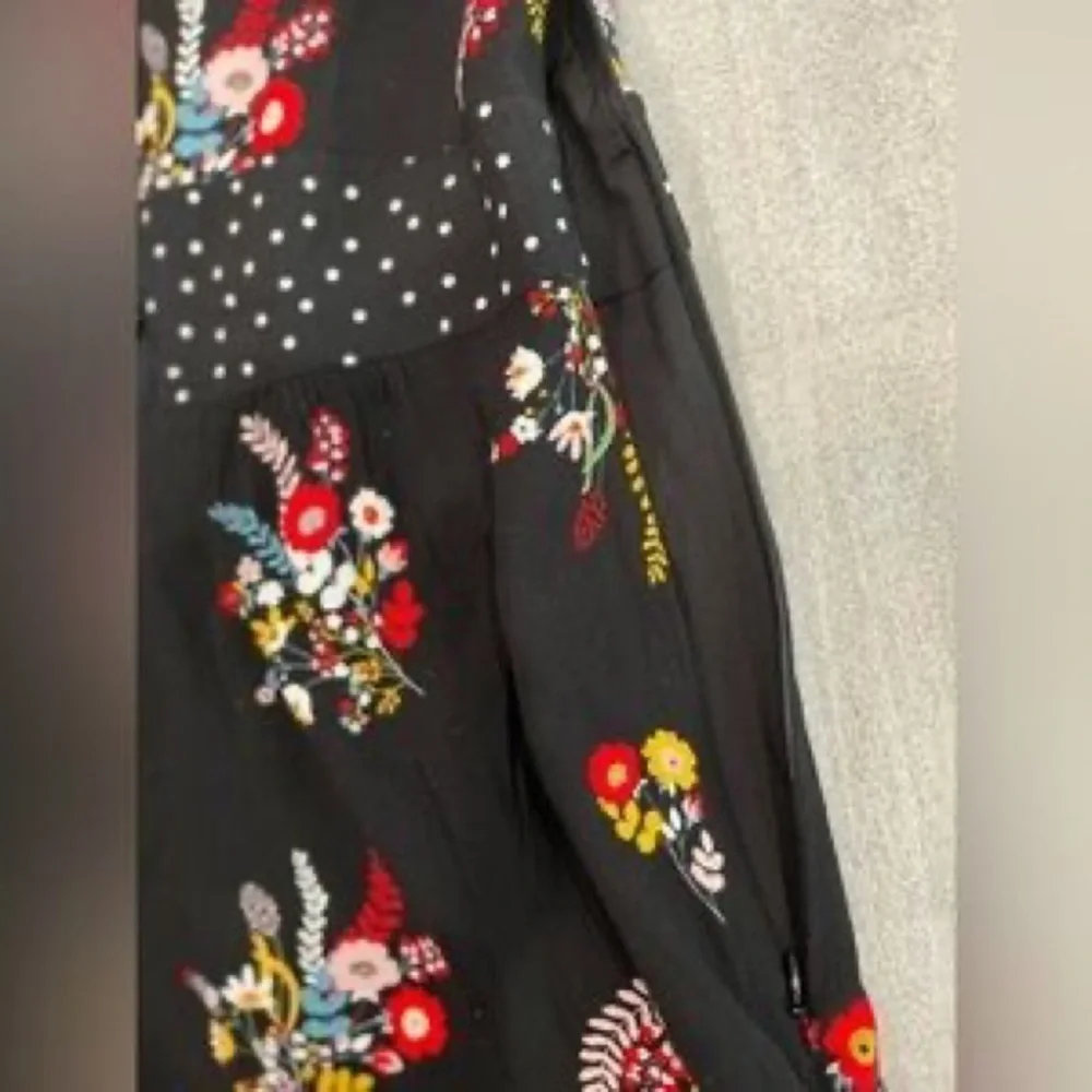 Black Floral V-Neck Long Sleeve Dress
